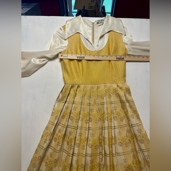 Vintage Jerry Marsch for Mardi Gras Yellow Maxi Dress 1970s Snowflake Print Gown - Picture 10 of 14